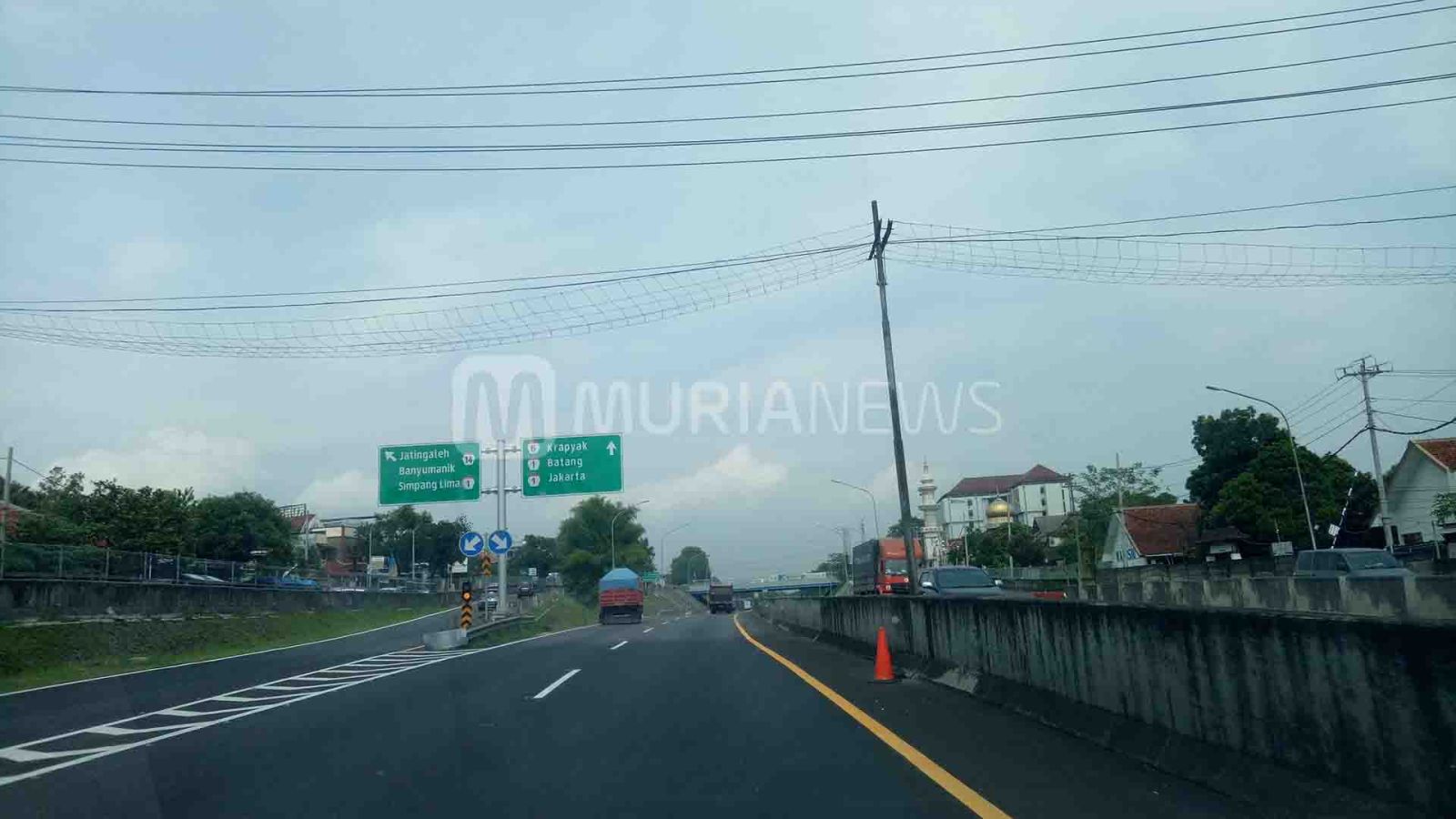 Toler1: Jalan Setinggil yang Menyatu dengan Kehidupan Cilacap